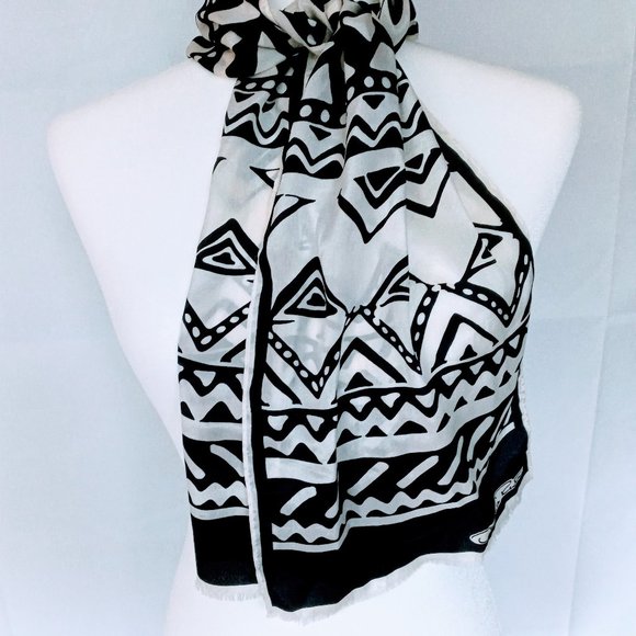 Oscar de la Renta Silk Scarf Geometric Design - Picture 5 of 5